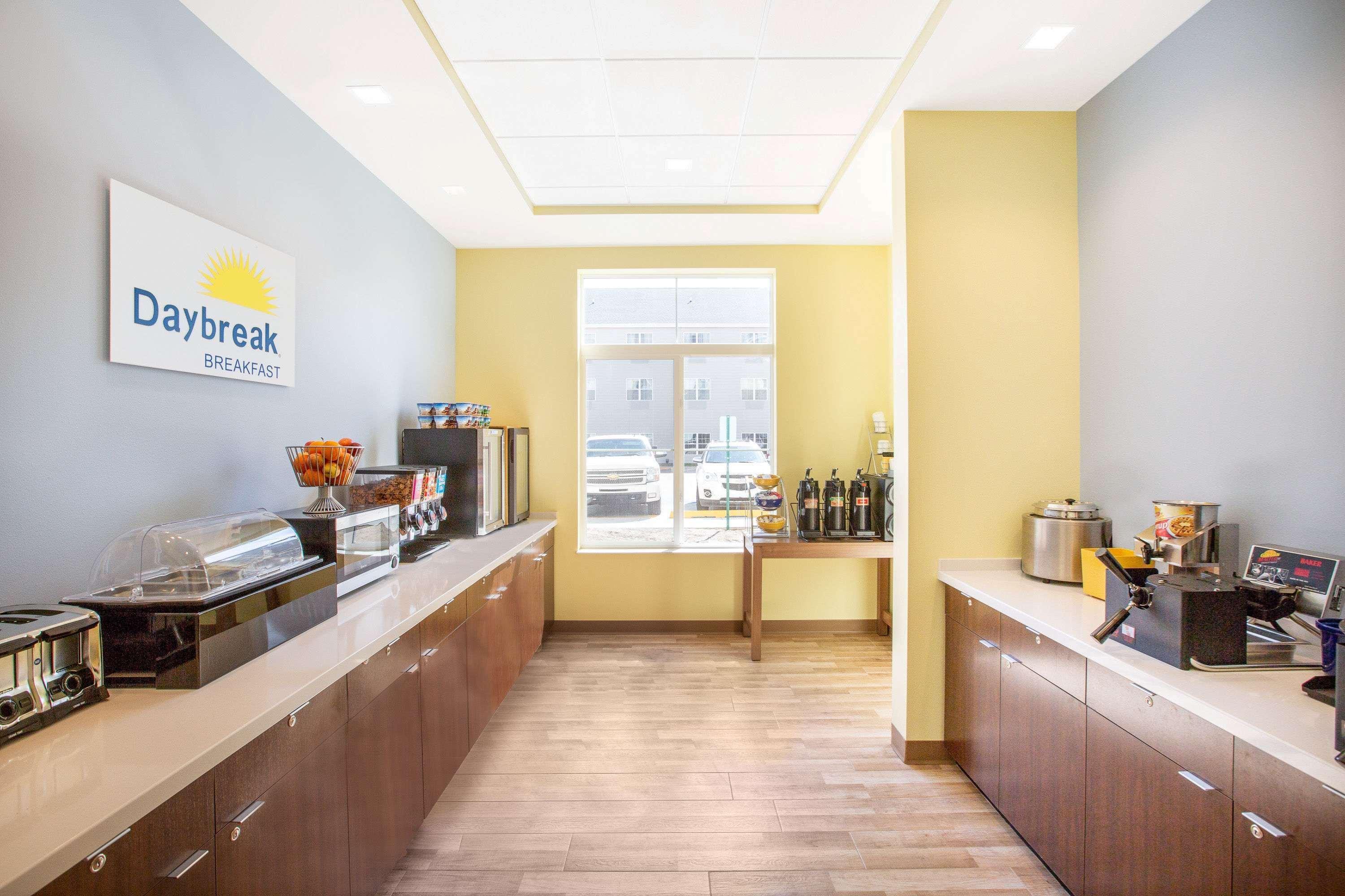 Days Inn & Suites By Wyndham Kearney Ne Zewnętrze zdjęcie
