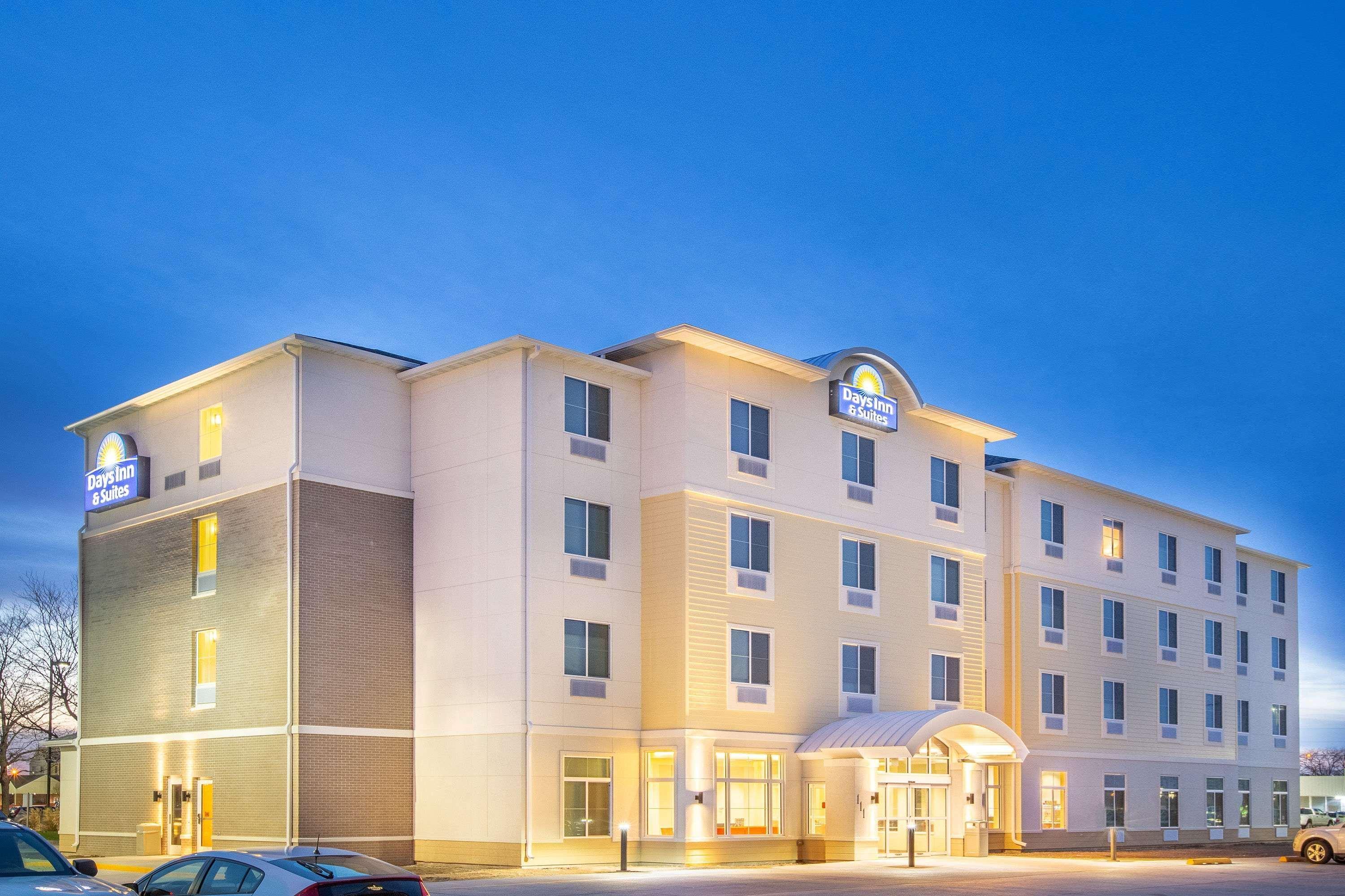 Days Inn & Suites By Wyndham Kearney Ne Zewnętrze zdjęcie