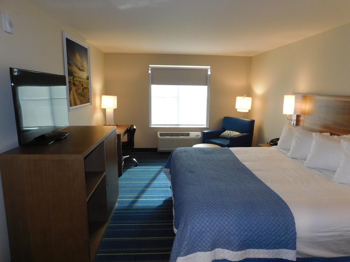 Days Inn & Suites By Wyndham Kearney Ne Zewnętrze zdjęcie