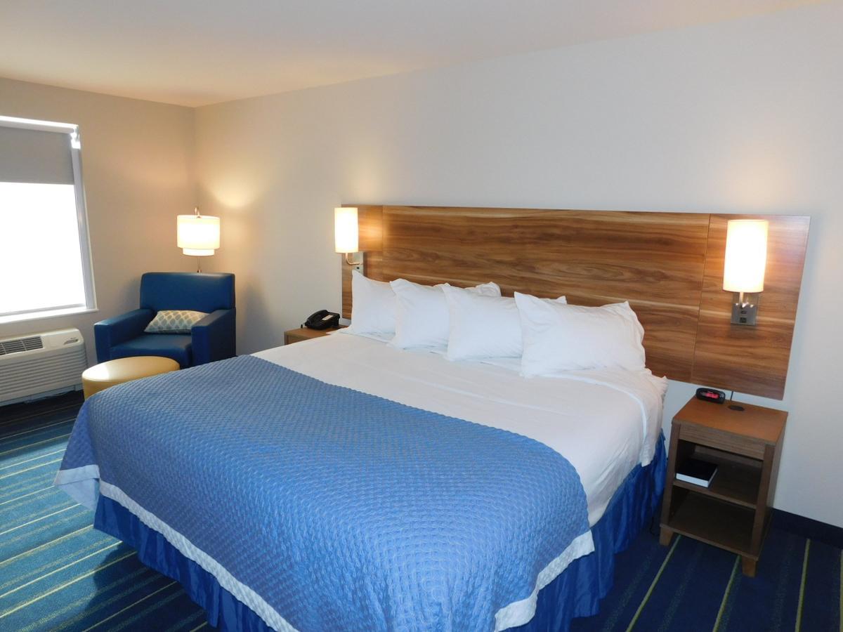 Days Inn & Suites By Wyndham Kearney Ne Zewnętrze zdjęcie